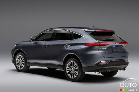 2021 Toyota Venza, three-quarters rear